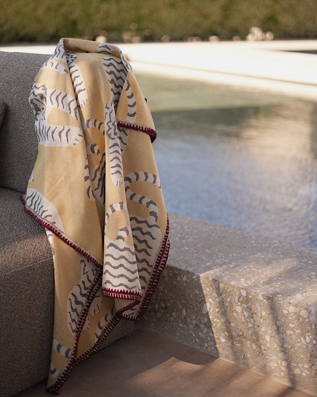 ROAVA BEACH TOWEL