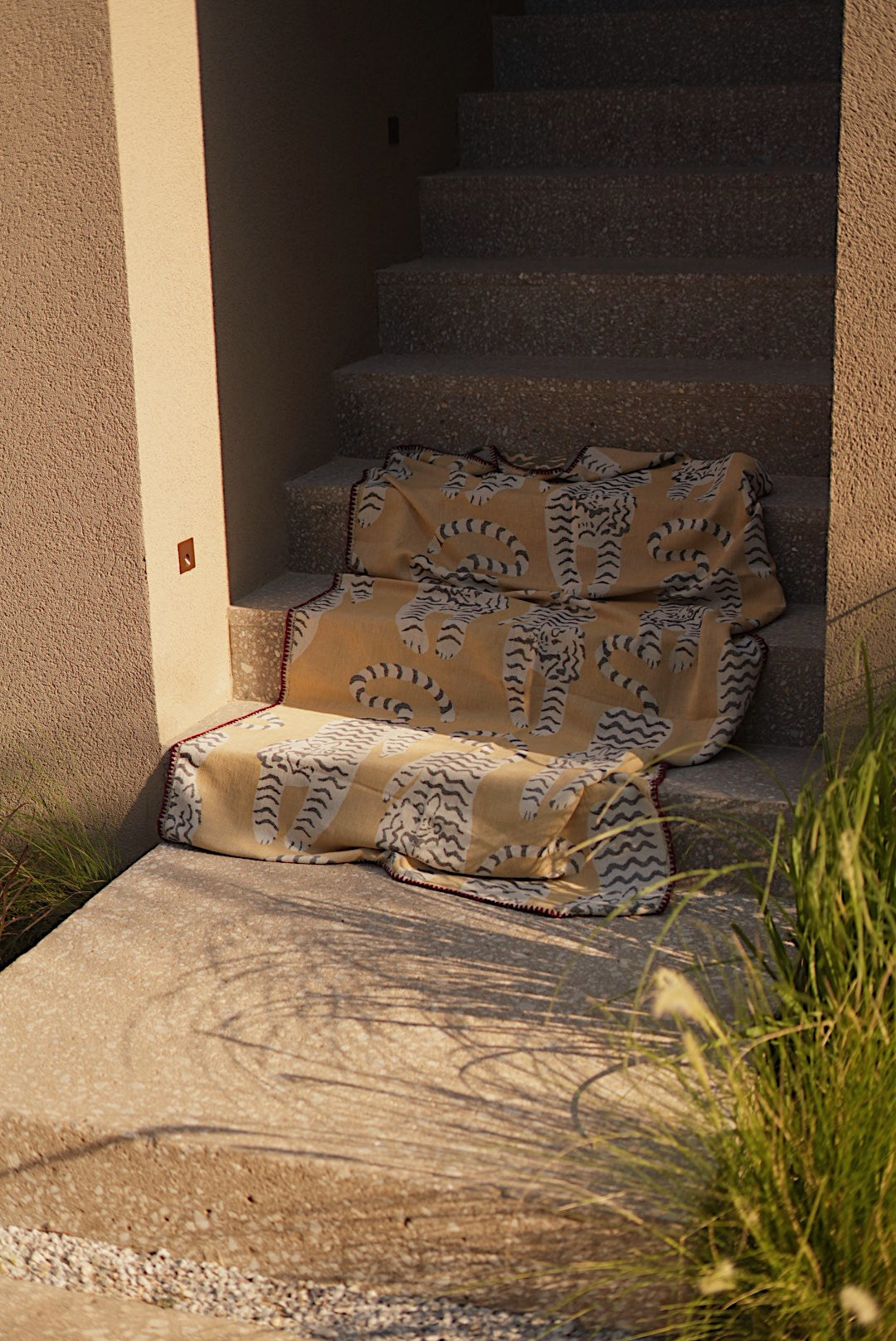ROAVA BEACH TOWEL