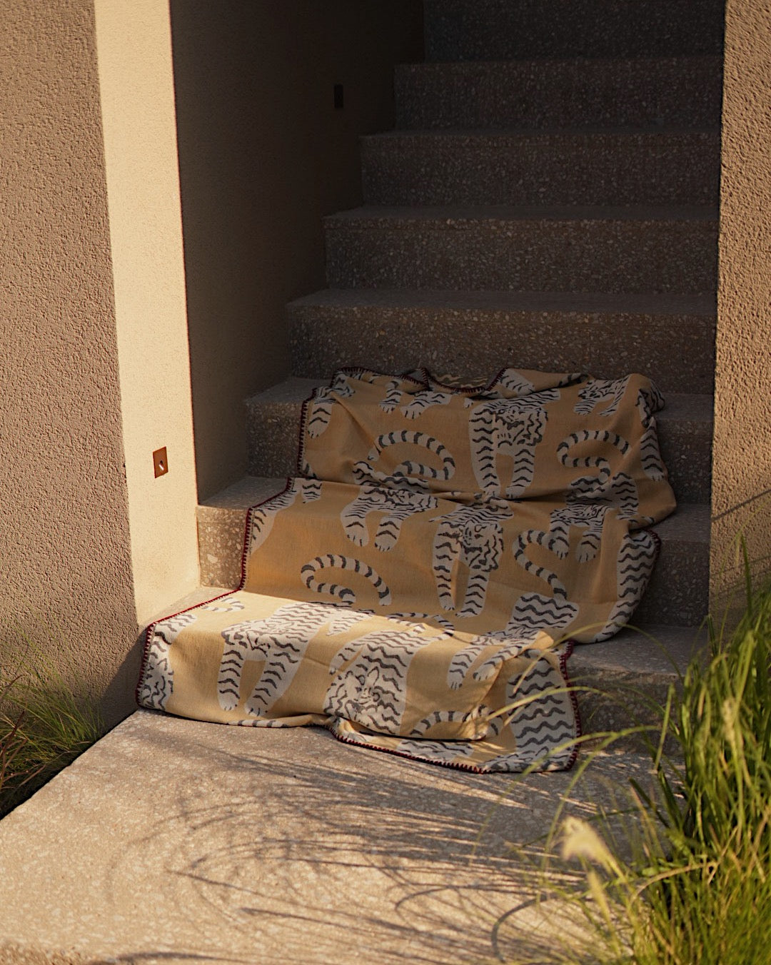 ROAVA BEACH TOWEL