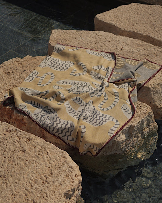 ROAVA BEACH TOWEL